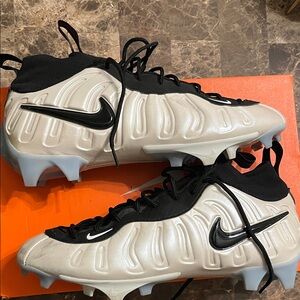 Nike Vapor Foamposite Black and Cream Football Cleats size 11 Mens